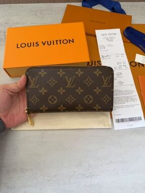 Louis Vuitton Rose Ballerine Zippy Wallet